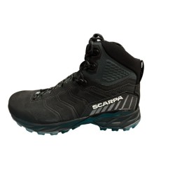 Scarpone da trekking Scarpa Rush con suola a contrasto.