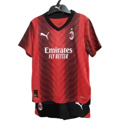 Puma Ac Milan Home Minikit completo 2023/2024.